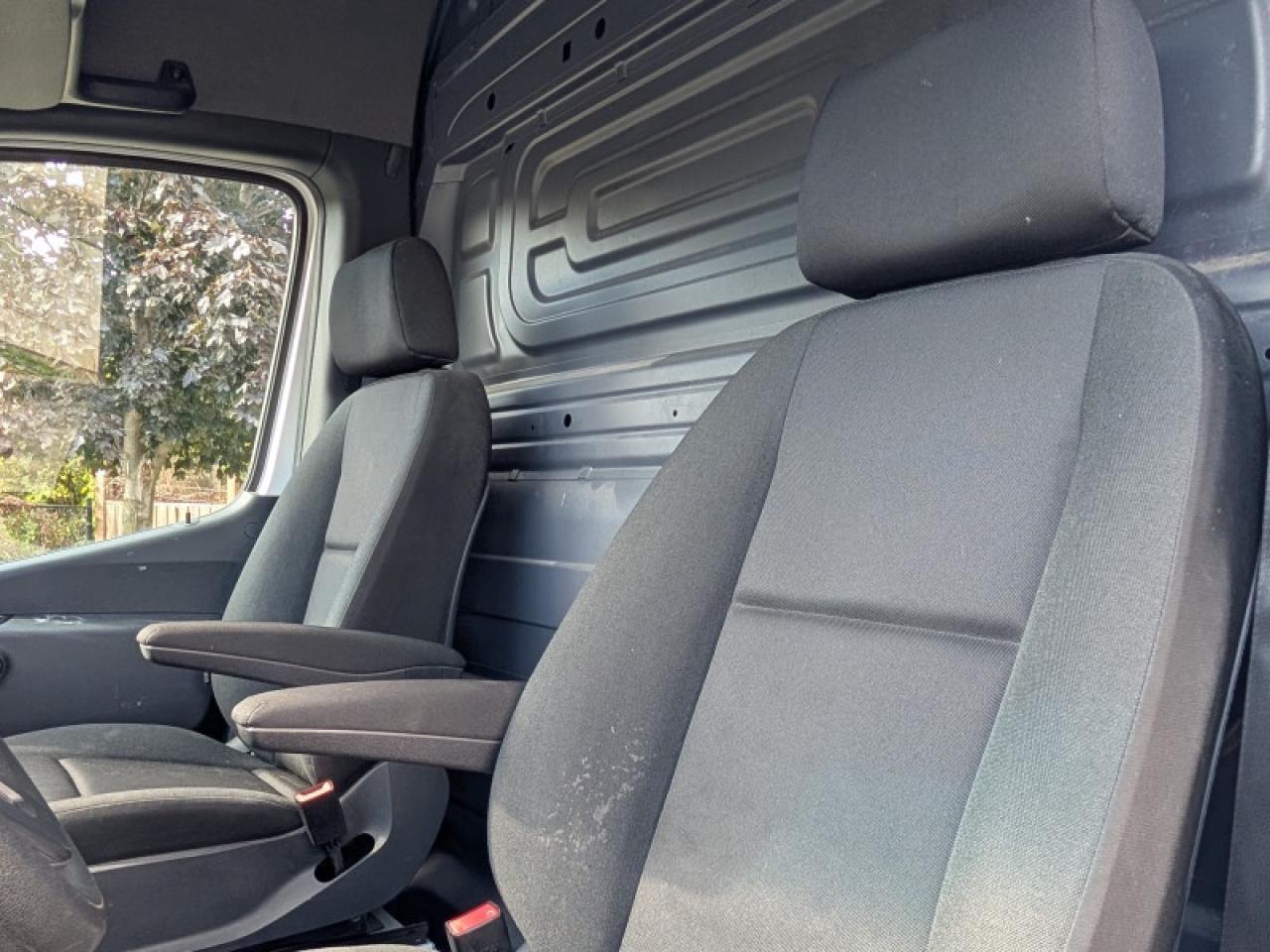 2024 Mercedes-Benz Sprinter Crew Van Cargo 170 WB  **LOW KMS** Photo