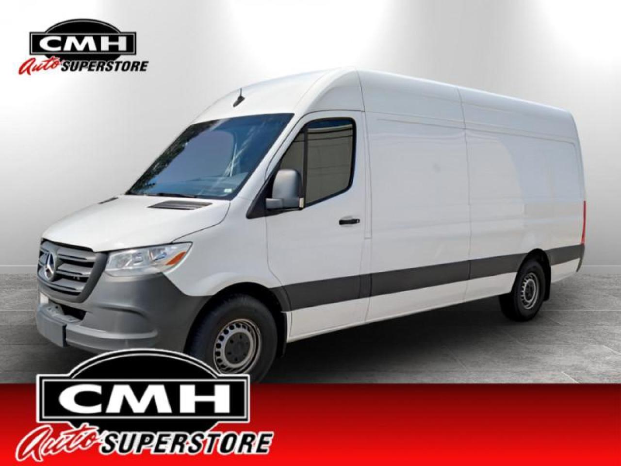 2024 Mercedes-Benz Sprinter Crew Van Cargo 170 WB  **LOW KMS**
