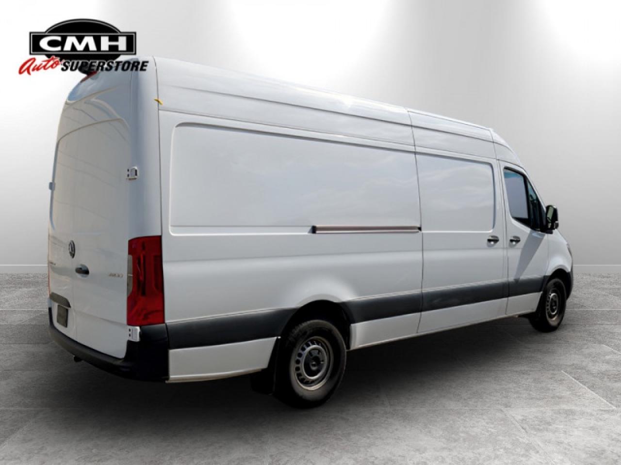 2024 Mercedes-Benz Sprinter Crew Van Cargo 170 WB  **LOW KMS** Photo