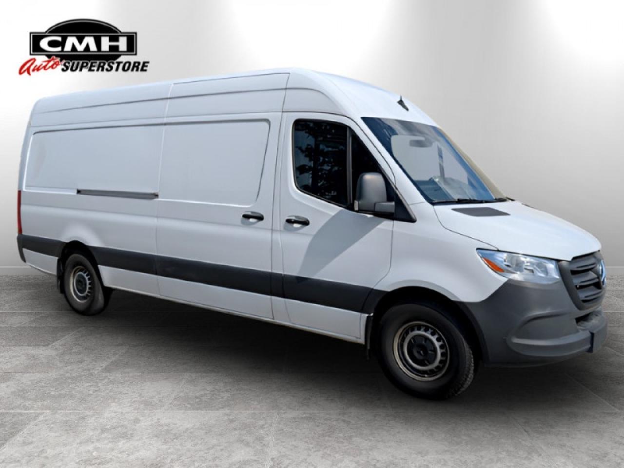 2024 Mercedes-Benz Sprinter Crew Van Cargo 170 WB  **LOW KMS** Photo