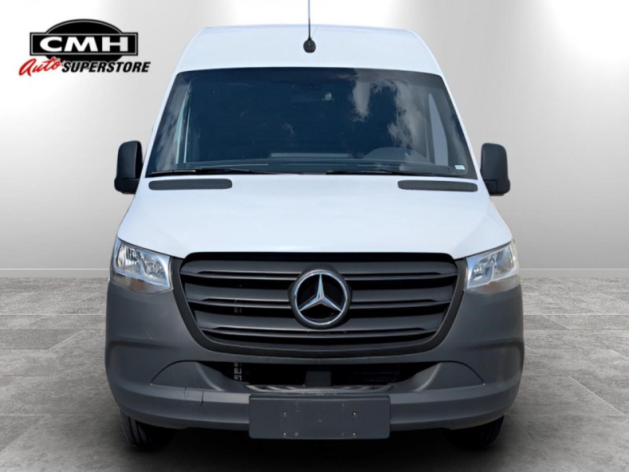 2024 Mercedes-Benz Sprinter Crew Van Cargo 170 WB  **LOW KMS** Photo