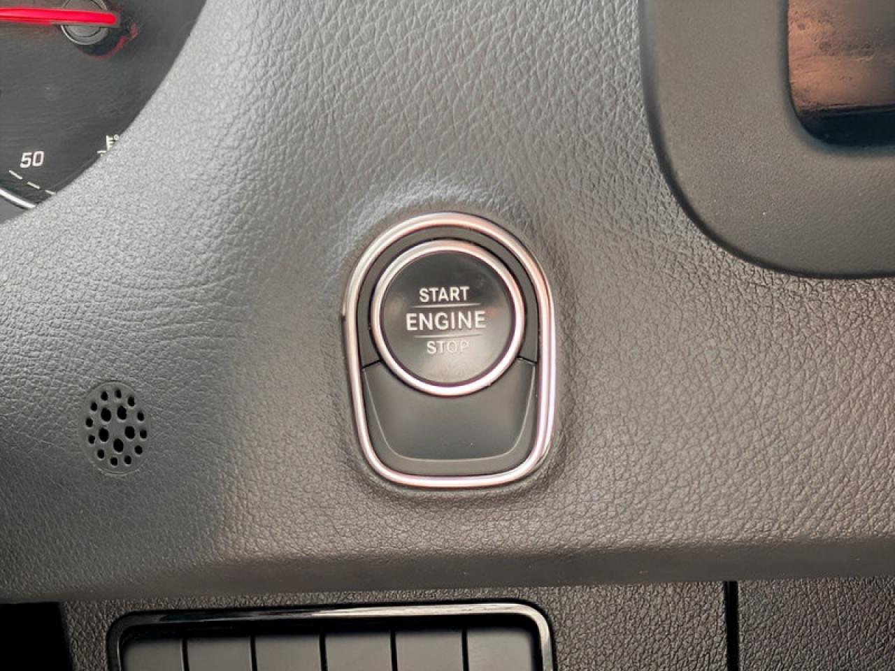 2024 Mercedes-Benz Sprinter Crew Van Cargo 170 WB  **LOW KMS** Photo