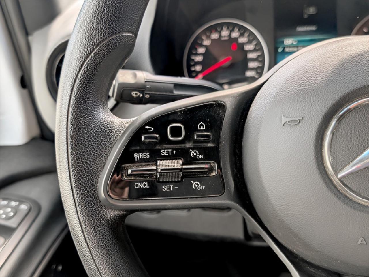 2024 Mercedes-Benz Sprinter Crew Van Cargo 170 WB  **LOW KMS** Photo