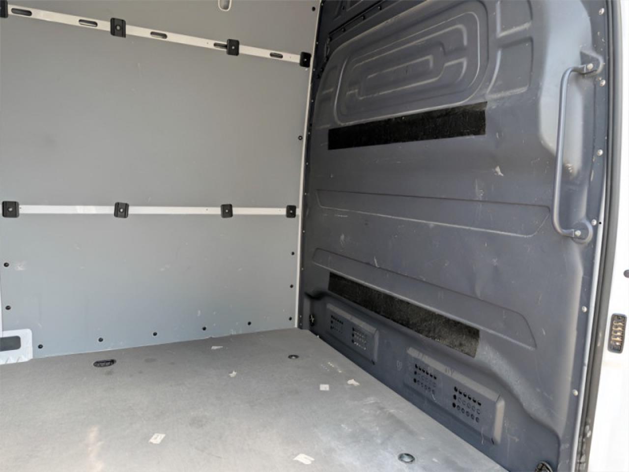 2024 Mercedes-Benz Sprinter Crew Van Cargo 170 WB  **LOW KMS** Photo