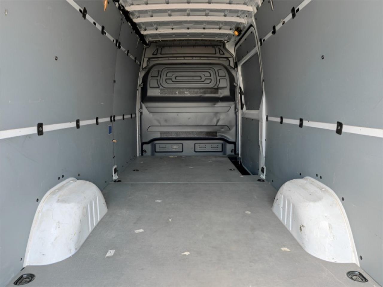 2024 Mercedes-Benz Sprinter Crew Van Cargo 170 WB  **LOW KMS** Photo