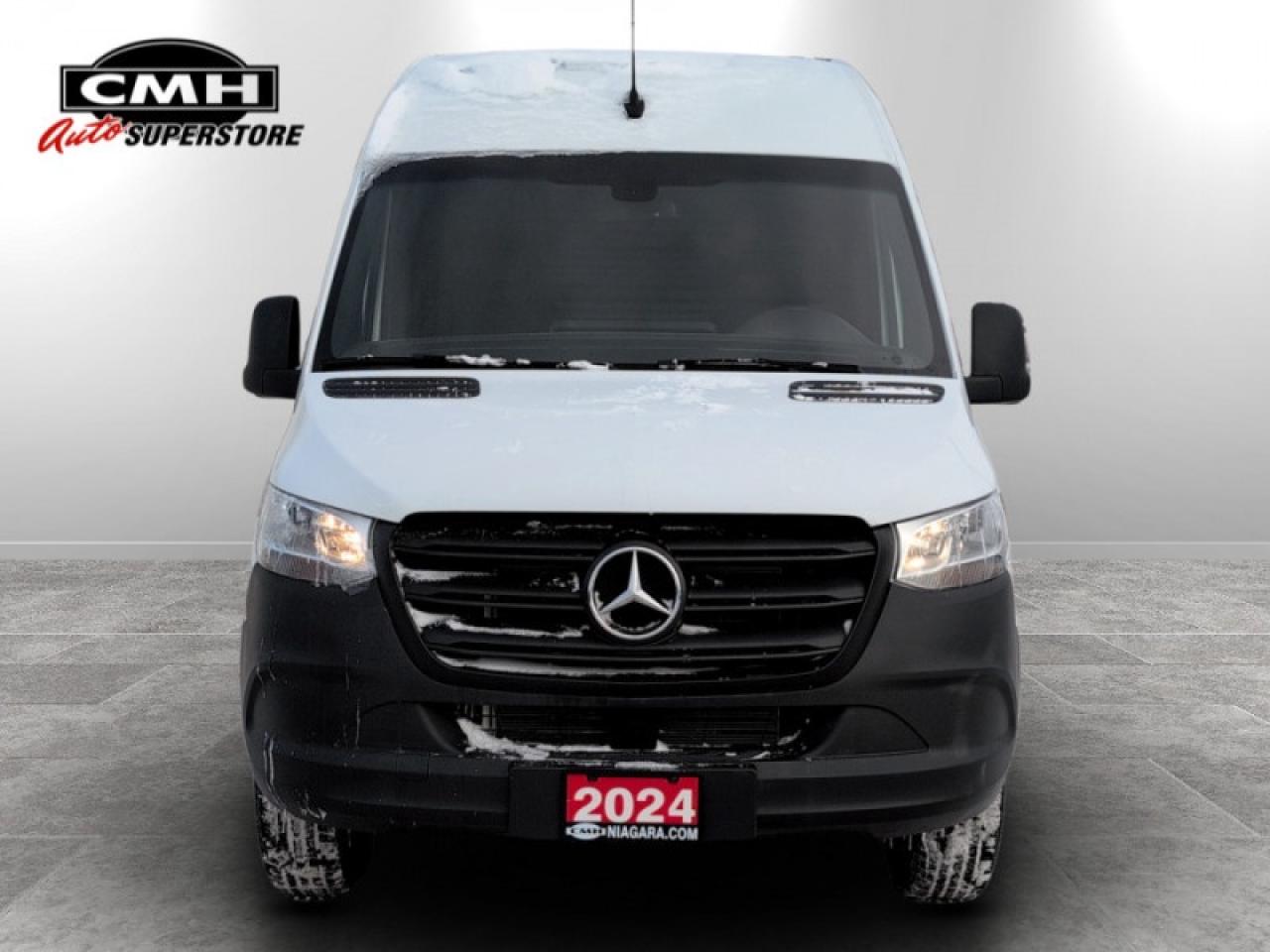 2024 Mercedes-Benz Sprinter Crew Van Cargo 170 WB  **LOW KMS** Photo