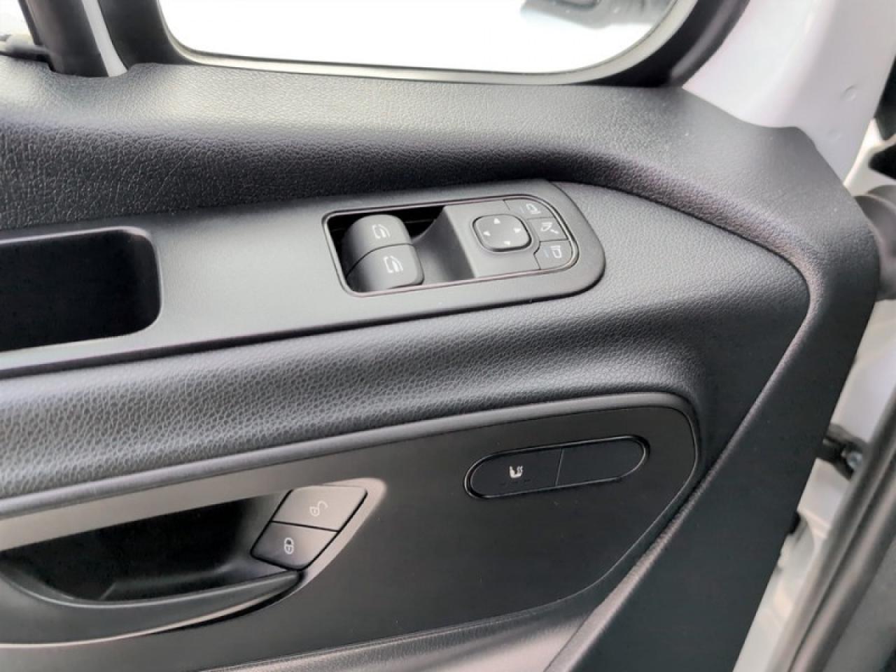 2024 Mercedes-Benz Sprinter Crew Van Cargo 170 WB  **LOW KMS** Photo