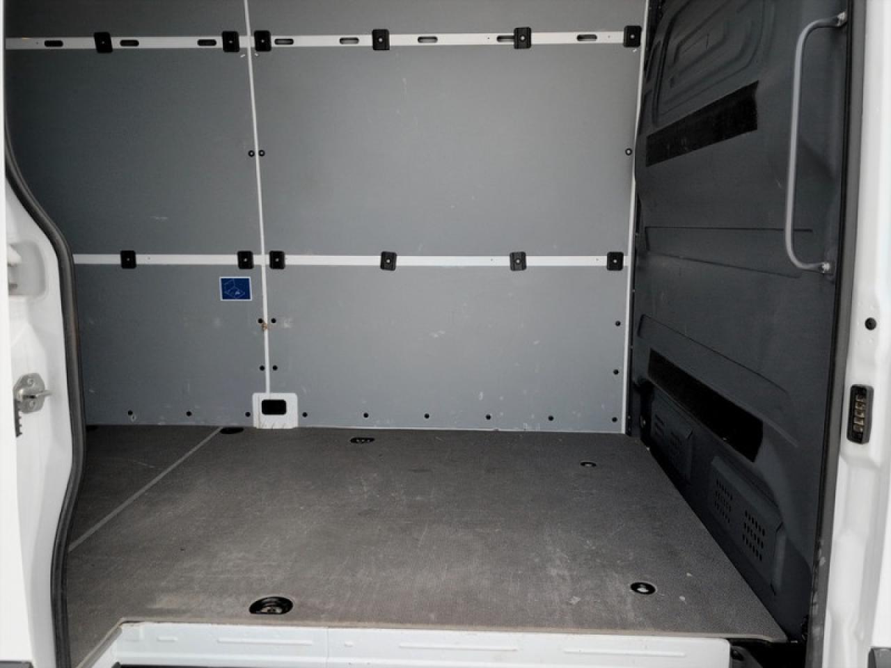 2024 Mercedes-Benz Sprinter Crew Van Cargo 170 WB  **LOW KMS** Photo