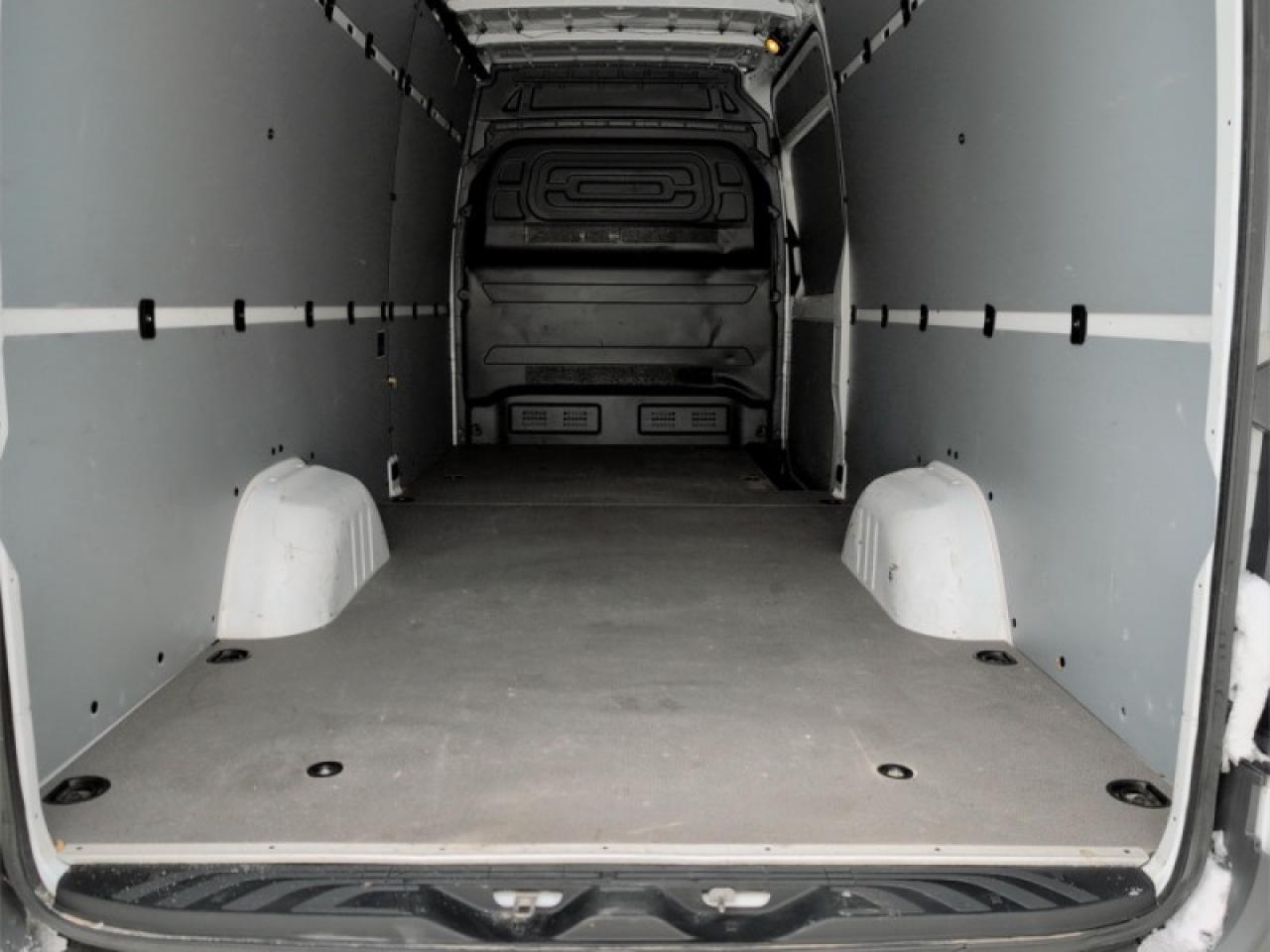 2024 Mercedes-Benz Sprinter Crew Van Cargo 170 WB  **LOW KMS** Photo