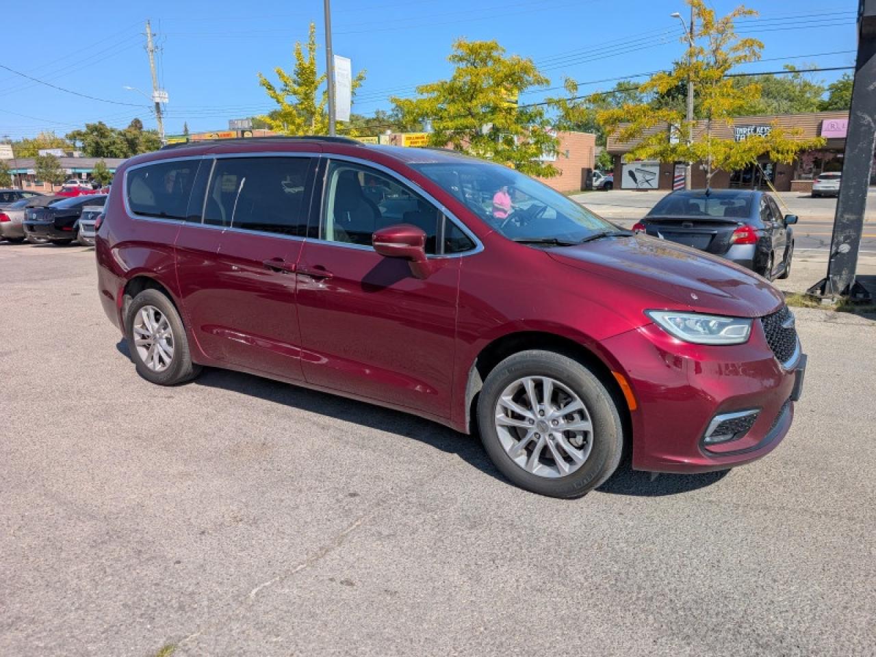 2021 Chrysler Pacifica Touring  *AWD SAFETY-TECH* Photo