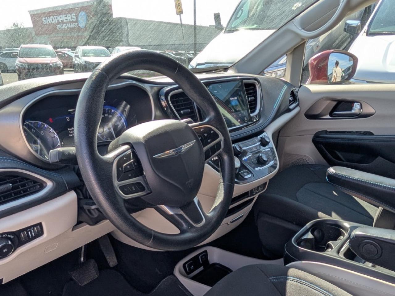 2021 Chrysler Pacifica Touring  *AWD SAFETY-TECH* Photo