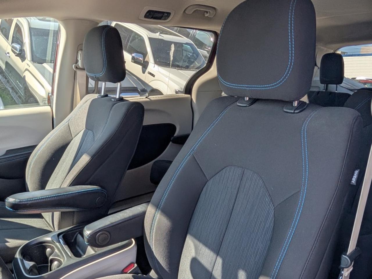 2021 Chrysler Pacifica Touring  *AWD SAFETY-TECH* Photo