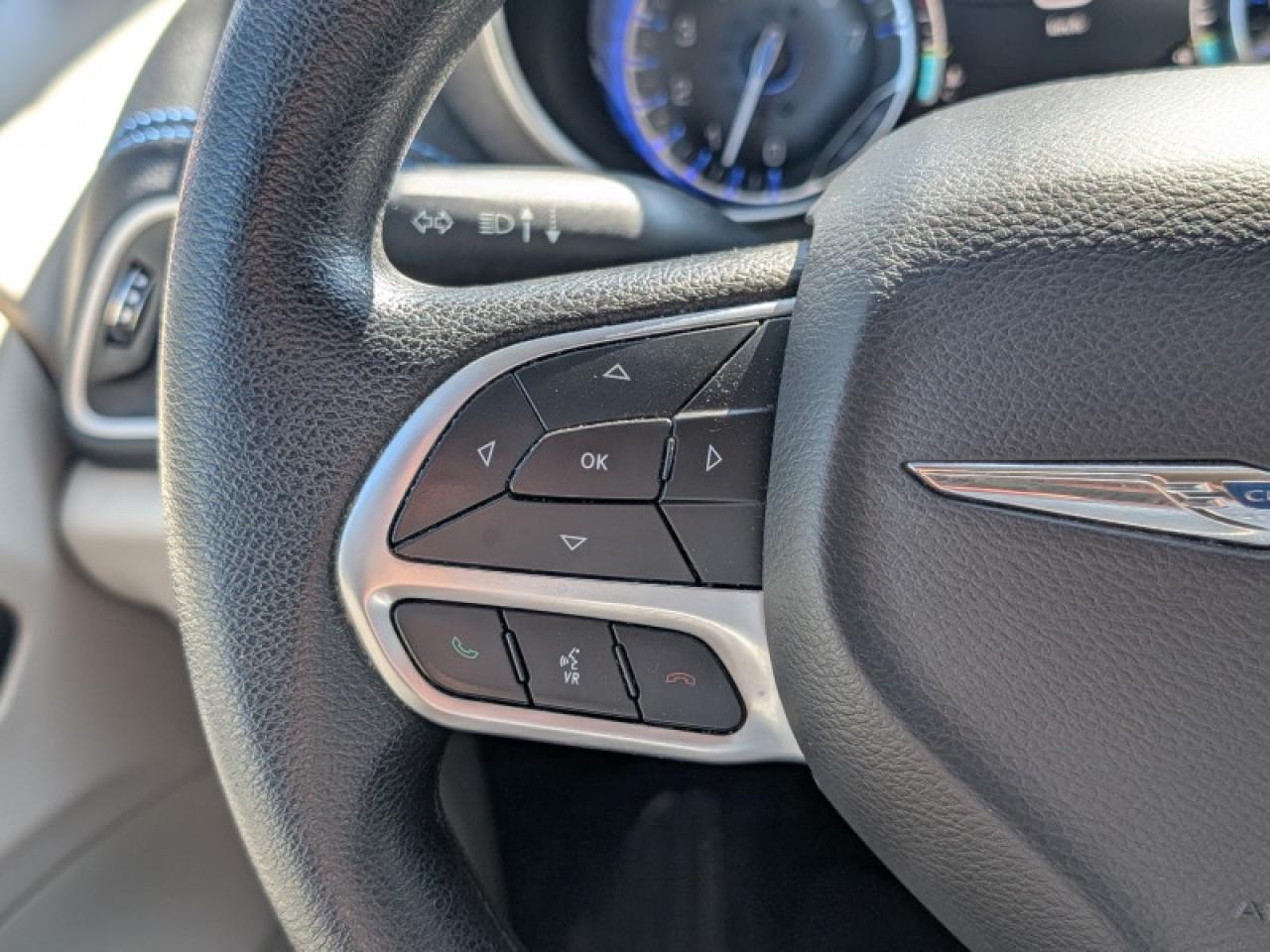 2021 Chrysler Pacifica Touring  *AWD SAFETY-TECH* Photo