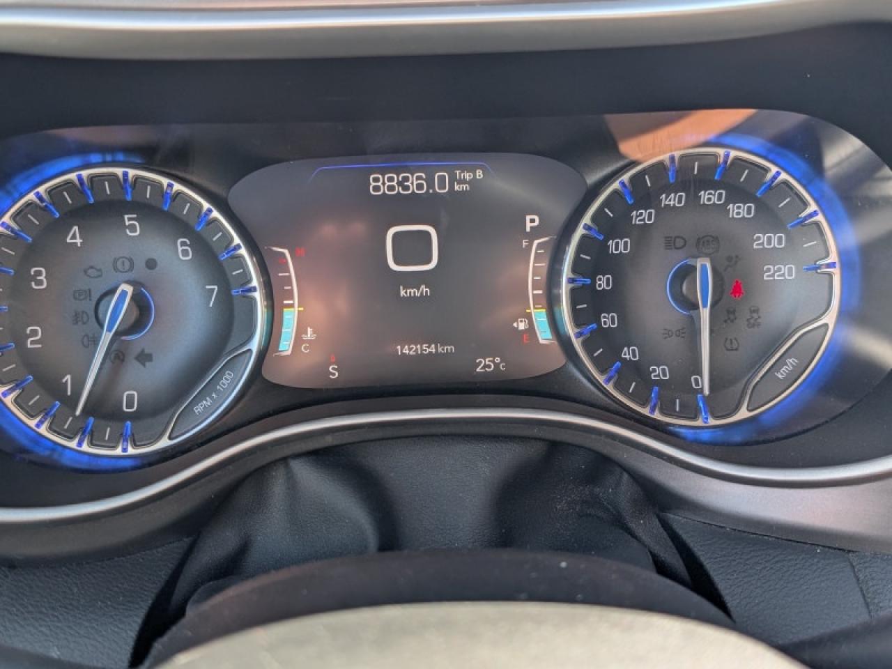 2021 Chrysler Pacifica Touring  *AWD SAFETY-TECH* Photo