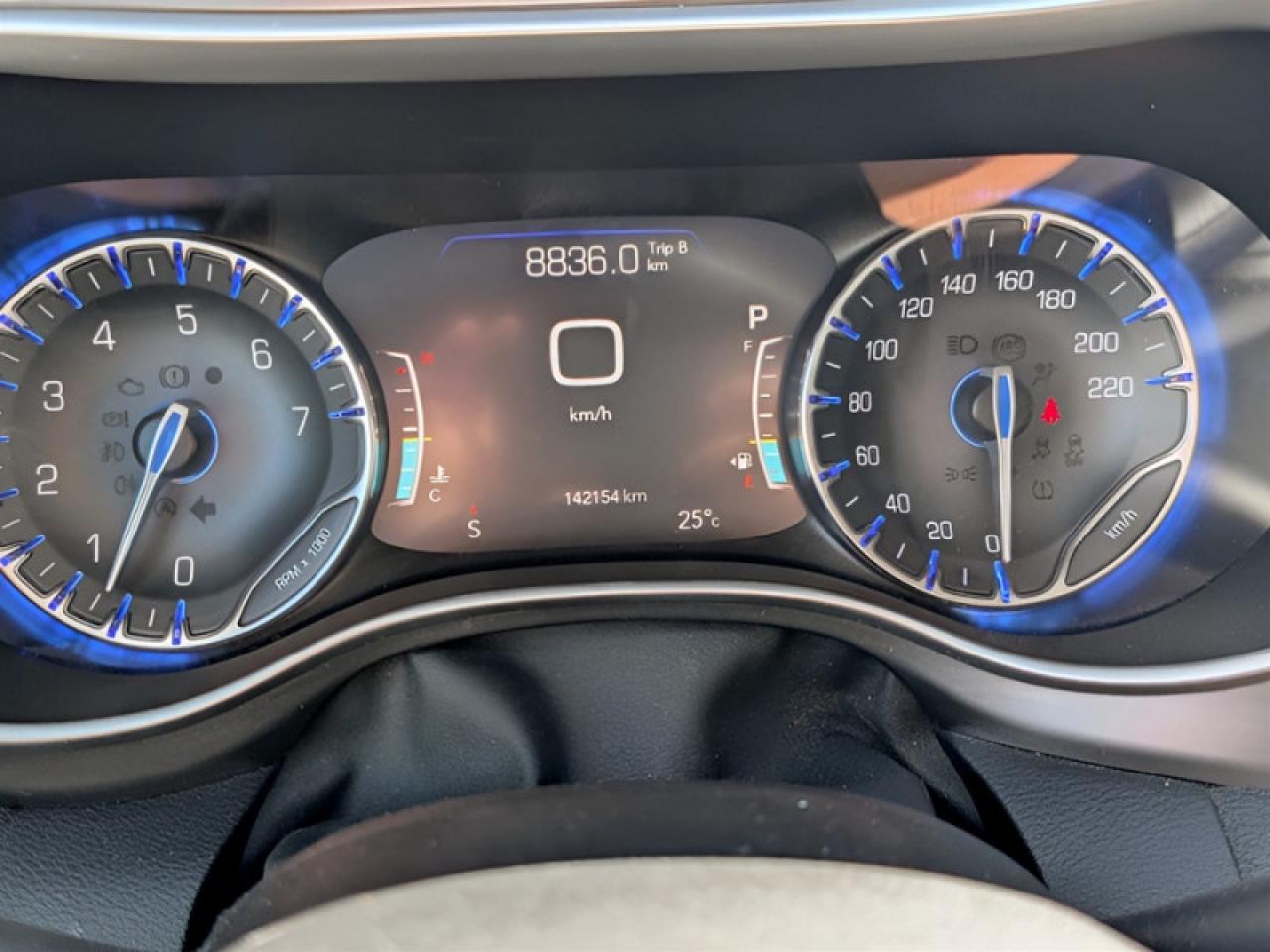 2021 Chrysler Pacifica Touring  *AWD SAFETY-TECH* Photo