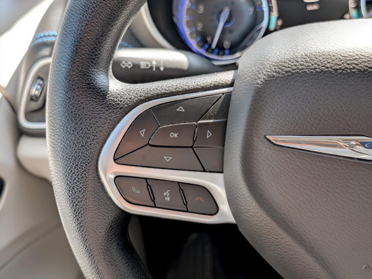 2021 Chrysler Pacifica Touring  *AWD SAFETY-TECH* Photo