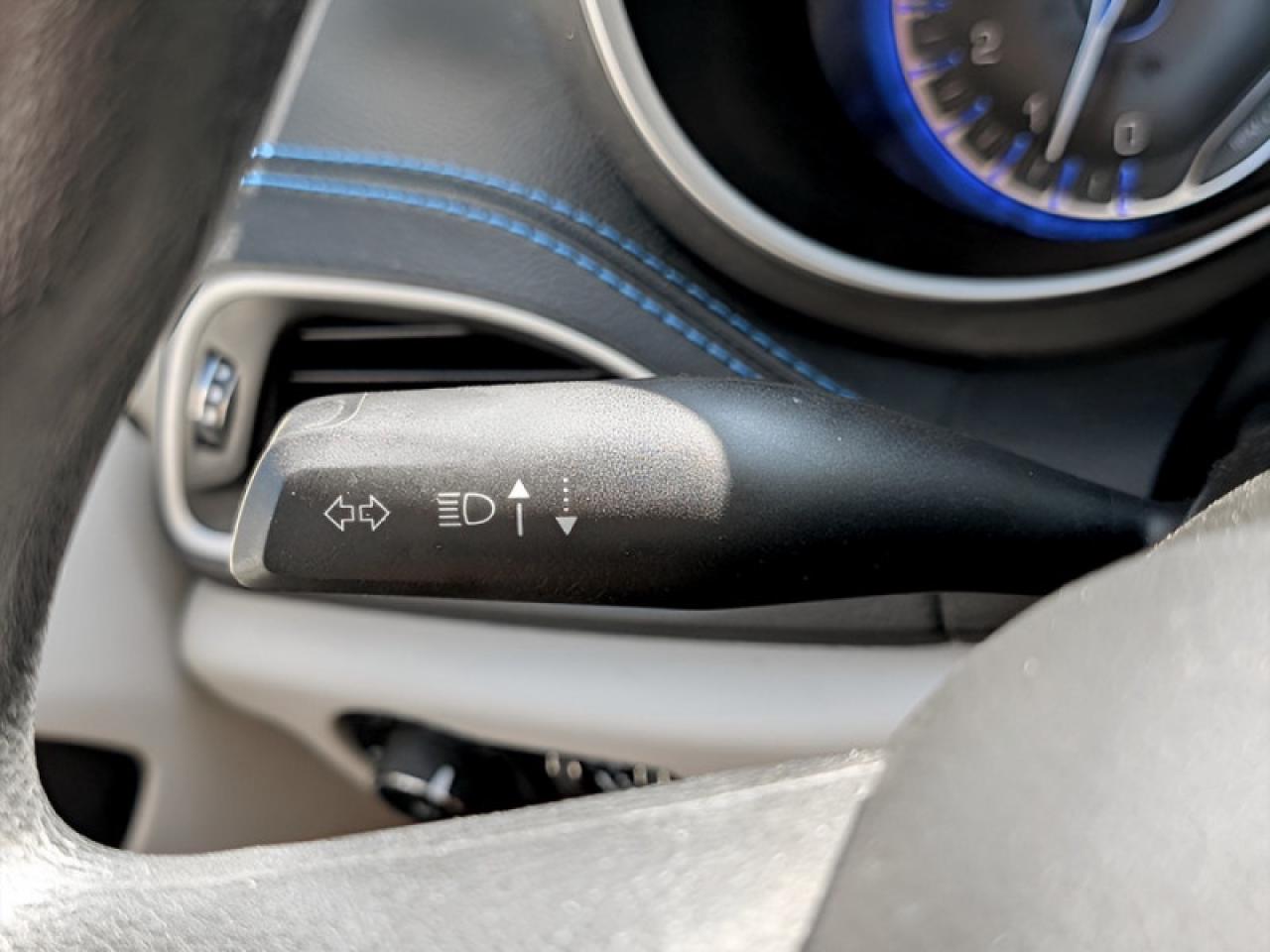 2021 Chrysler Pacifica Touring  *AWD SAFETY-TECH* Photo