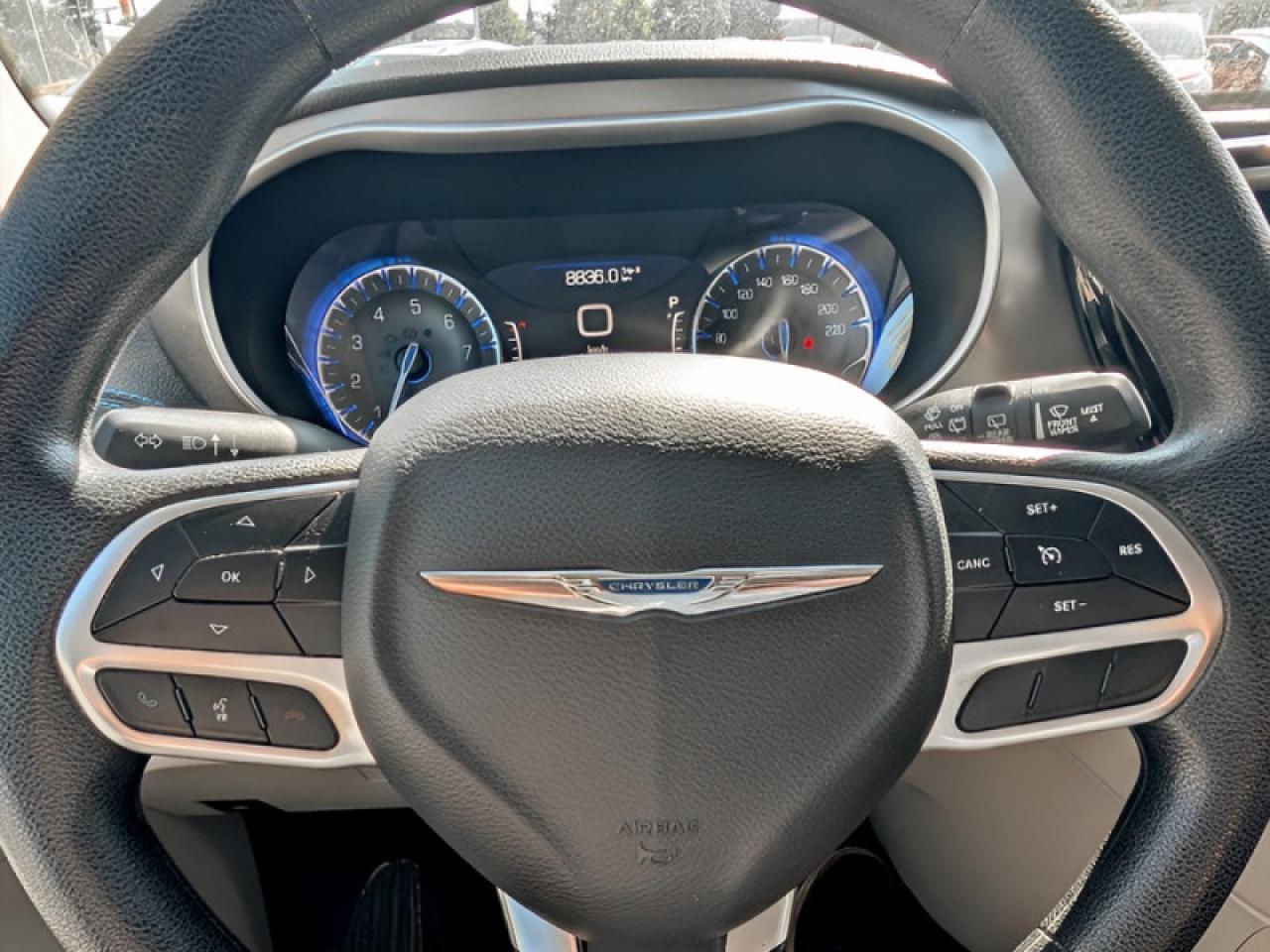 2021 Chrysler Pacifica Touring  *AWD SAFETY-TECH* Photo