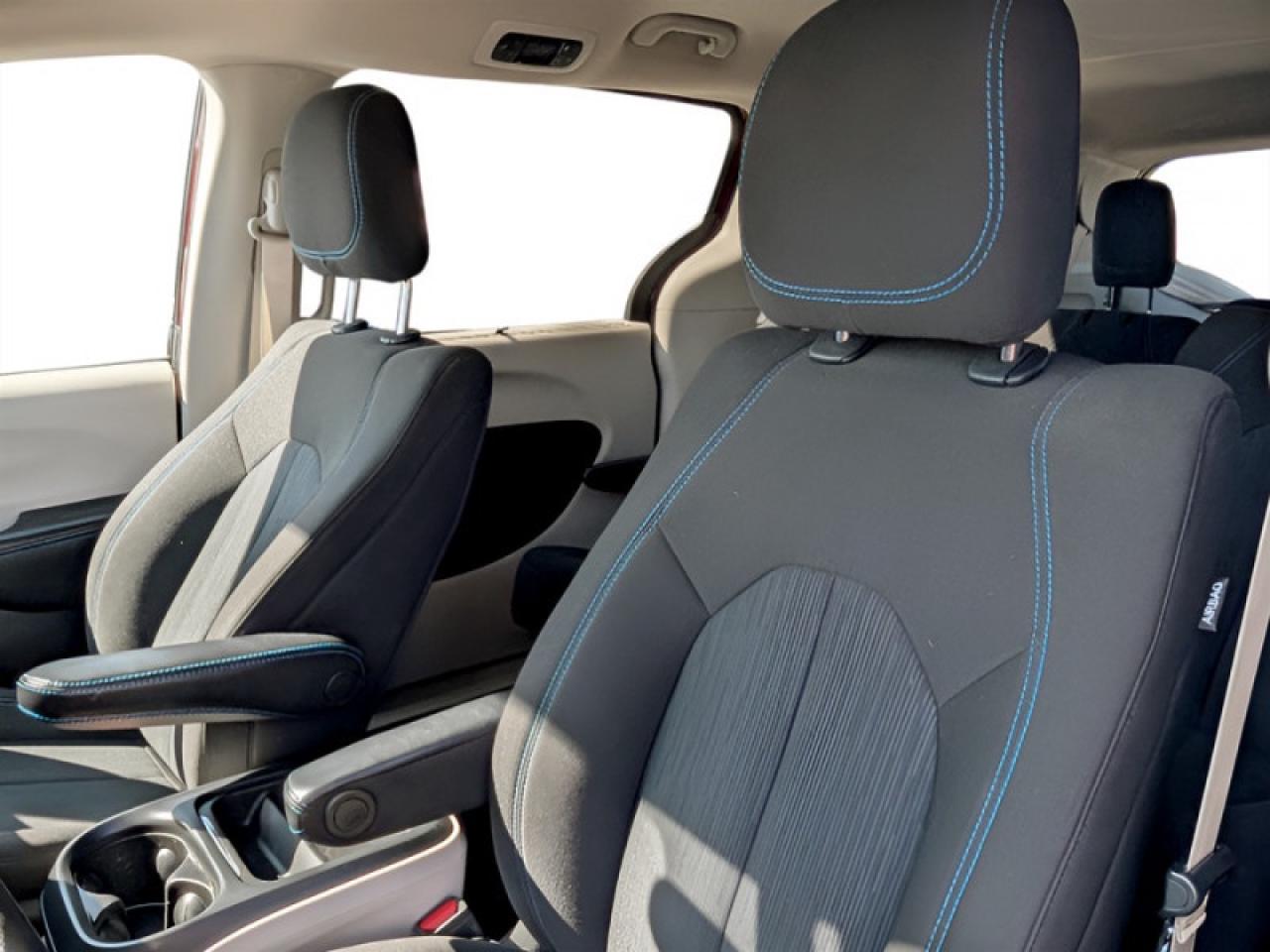 2021 Chrysler Pacifica Touring  *AWD SAFETY-TECH* Photo