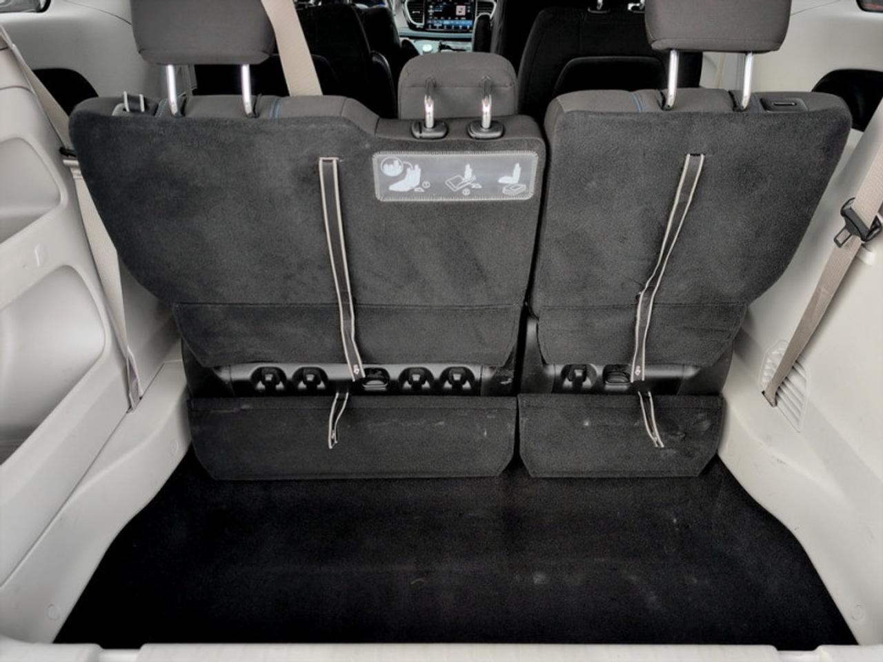 2021 Chrysler Pacifica Touring  *AWD SAFETY-TECH* Photo