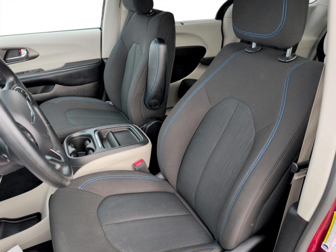 2021 Chrysler Pacifica Touring  *AWD SAFETY-TECH* Photo