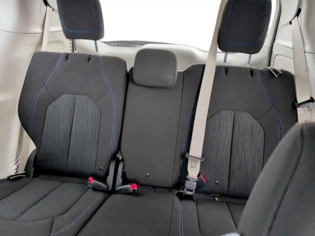 2021 Chrysler Pacifica Touring  *AWD SAFETY-TECH* Photo