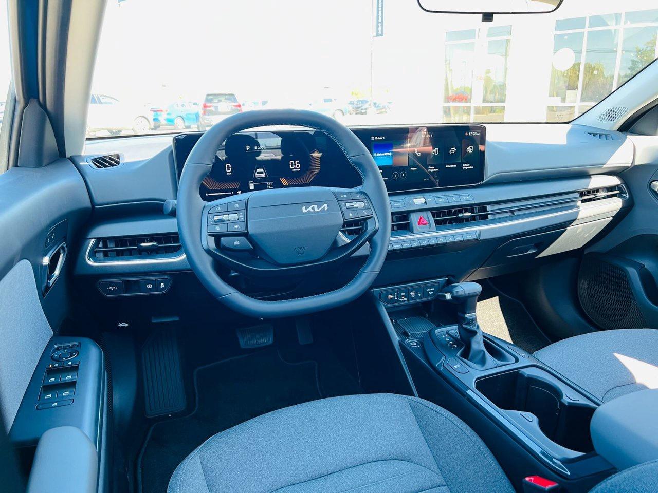 2025 Kia K4 EX Photo