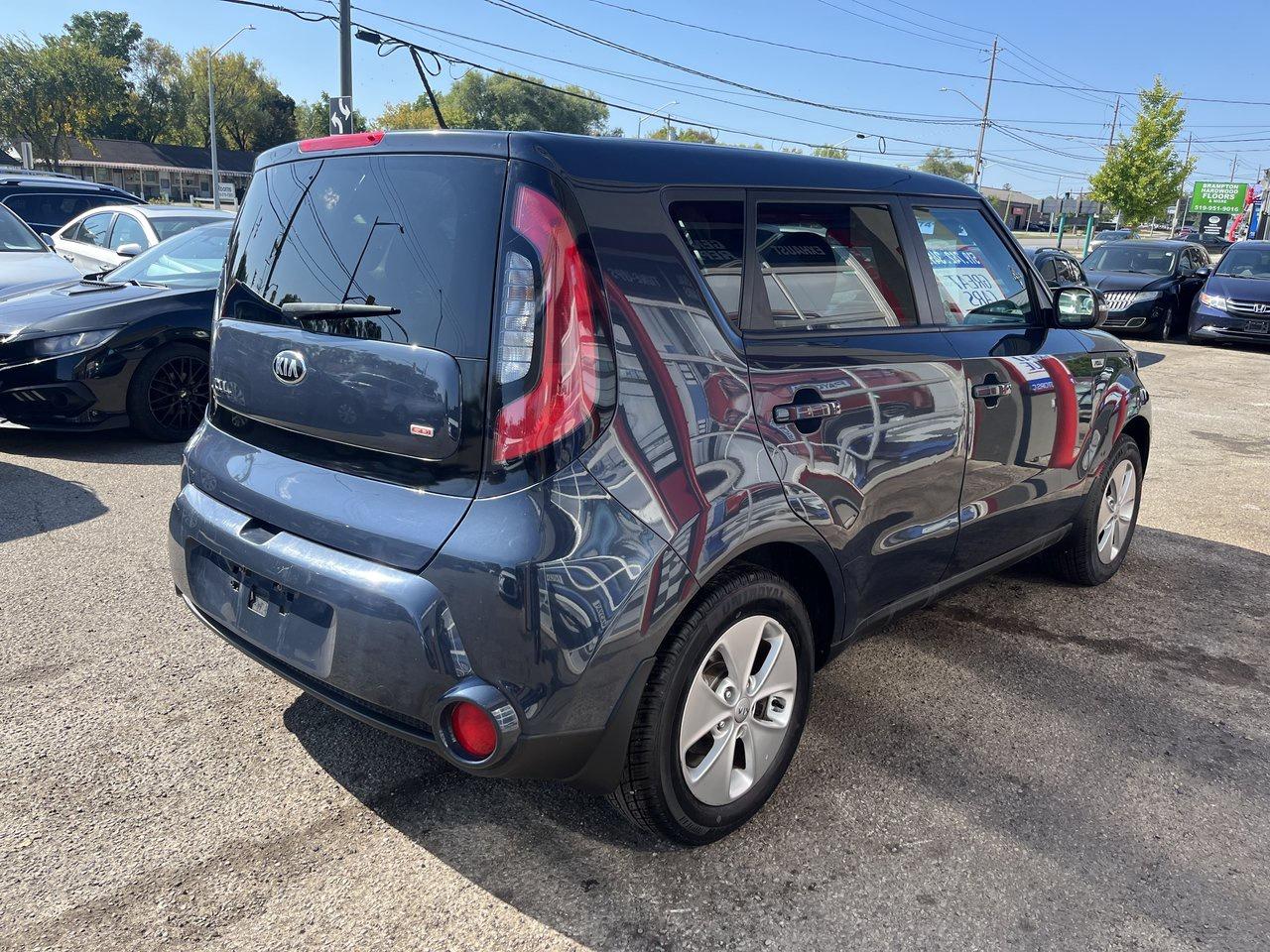 2015 Kia Soul LX Photo3