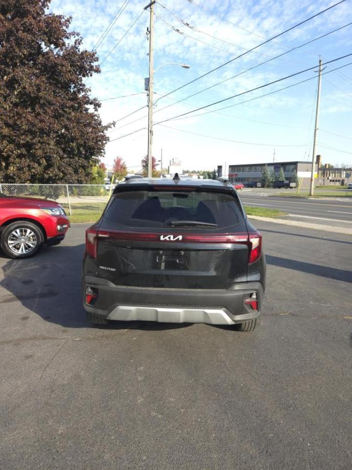 2025 Kia Seltos LX FWD Photo