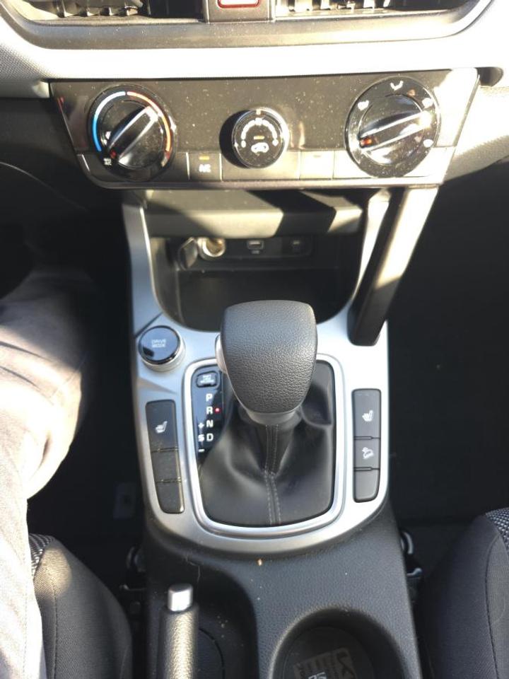 2025 Kia Seltos LX FWD Photo