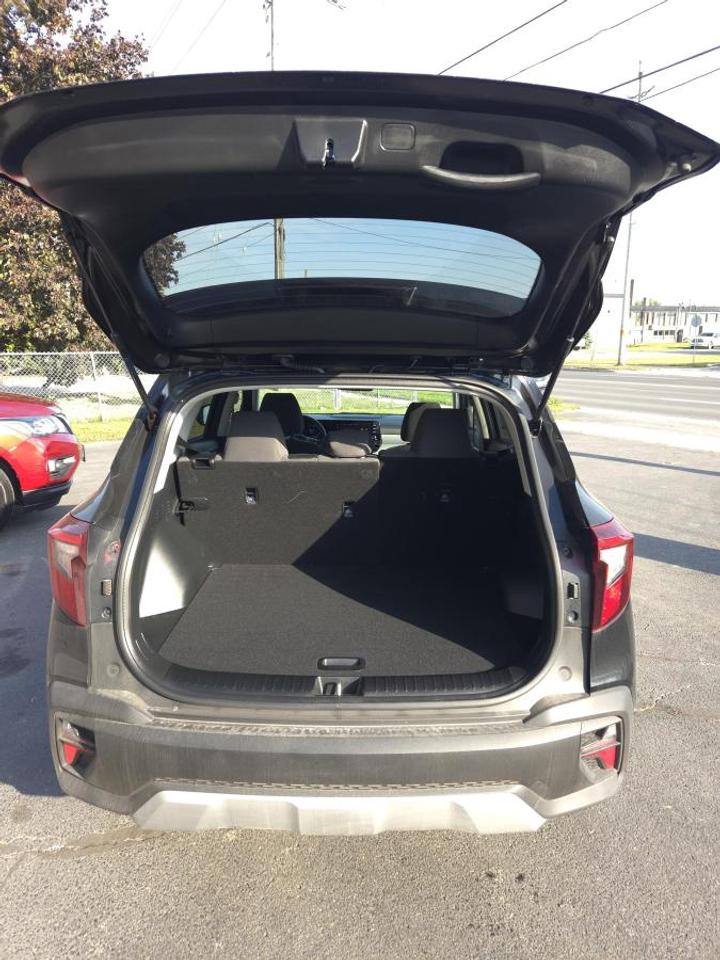 2025 Kia Seltos LX FWD Photo