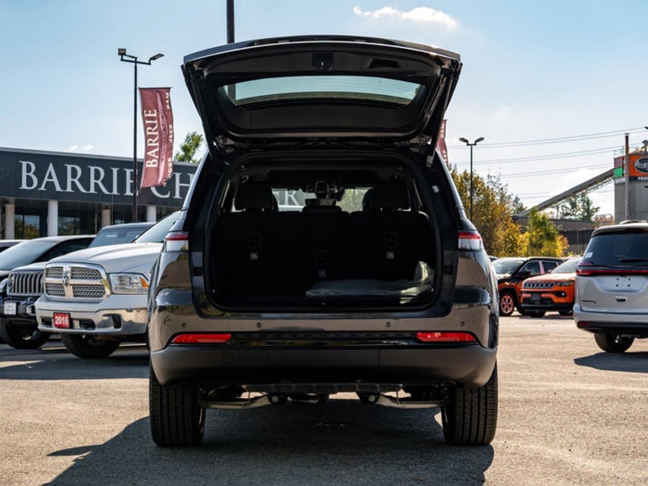 2025 Jeep Grand Cherokee Altitude Photo