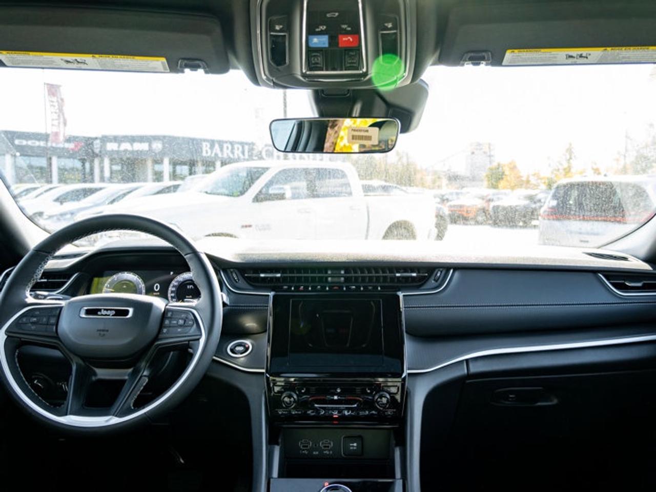 2025 Jeep Grand Cherokee Altitude Photo