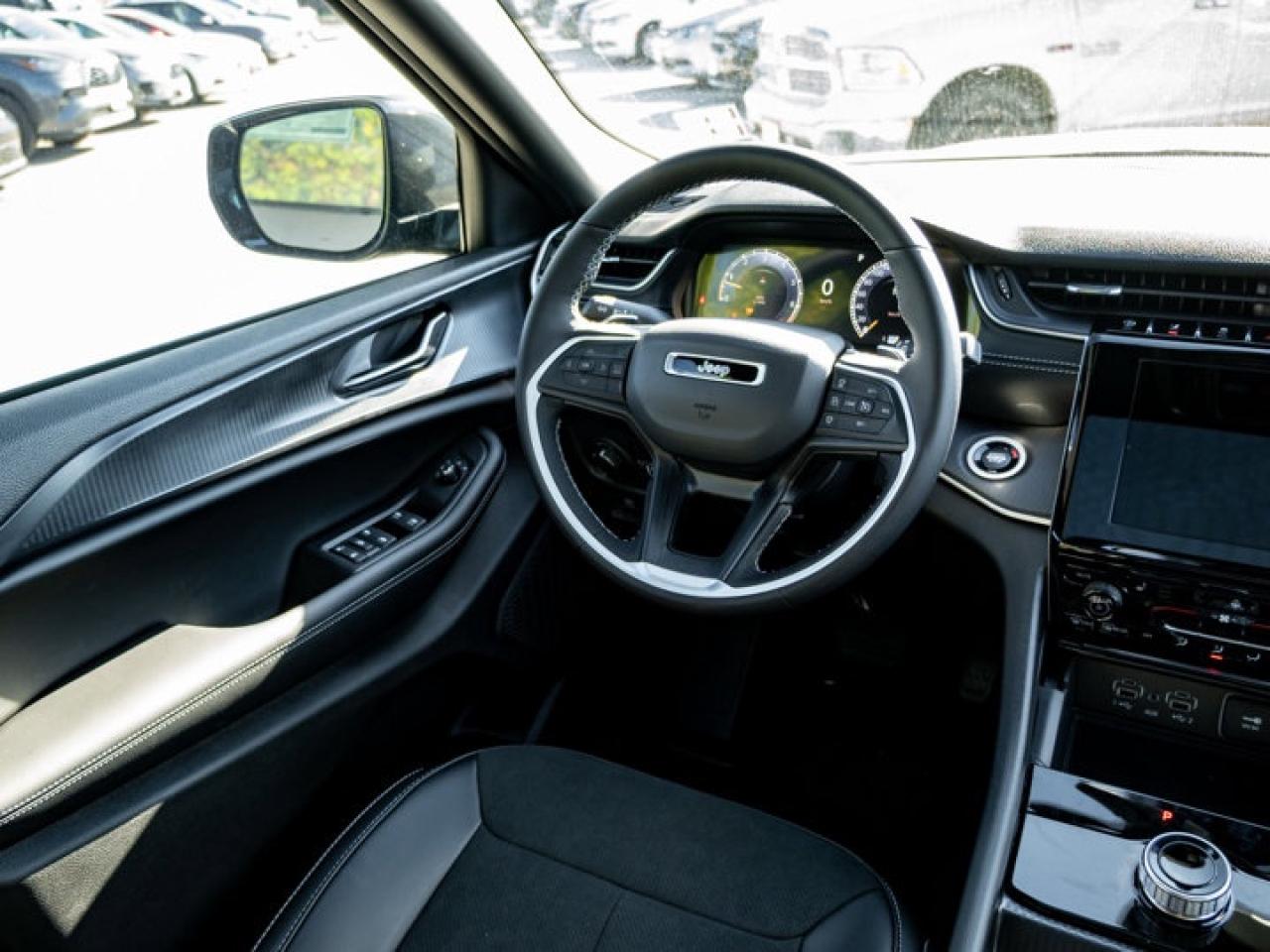 2025 Jeep Grand Cherokee Altitude Photo