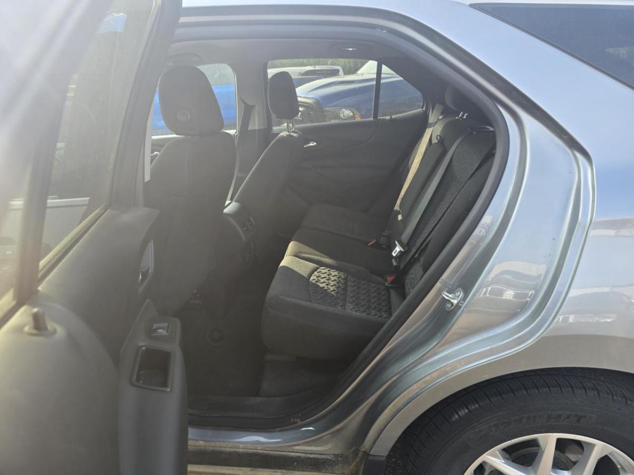 2023 Chevrolet Equinox AWD 4DR LT Photo4