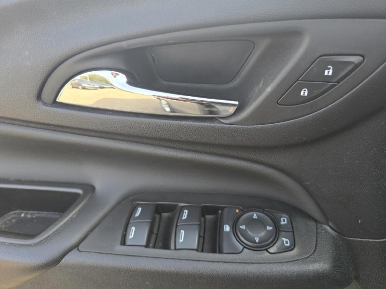 2023 Chevrolet Equinox LT Photo