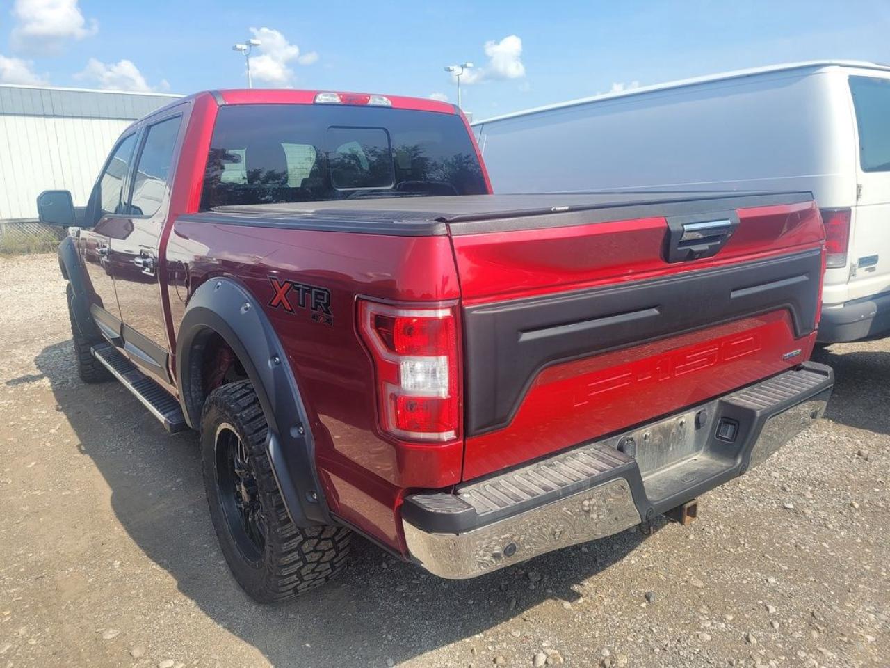 2020 Ford F-150 XLT Photo3