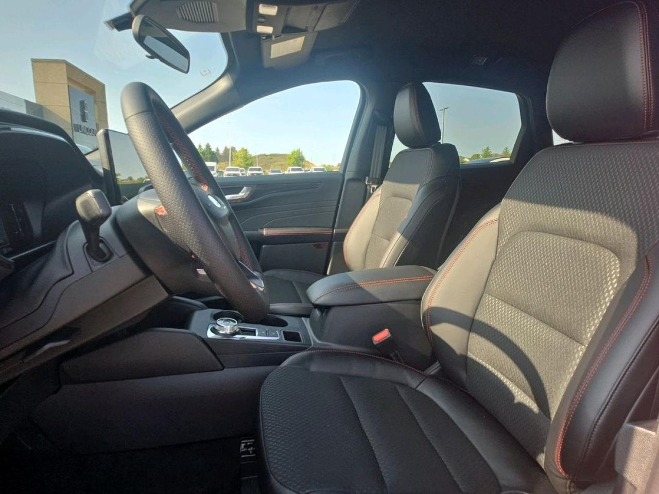 2025 Ford Escape ST-Line Photo5