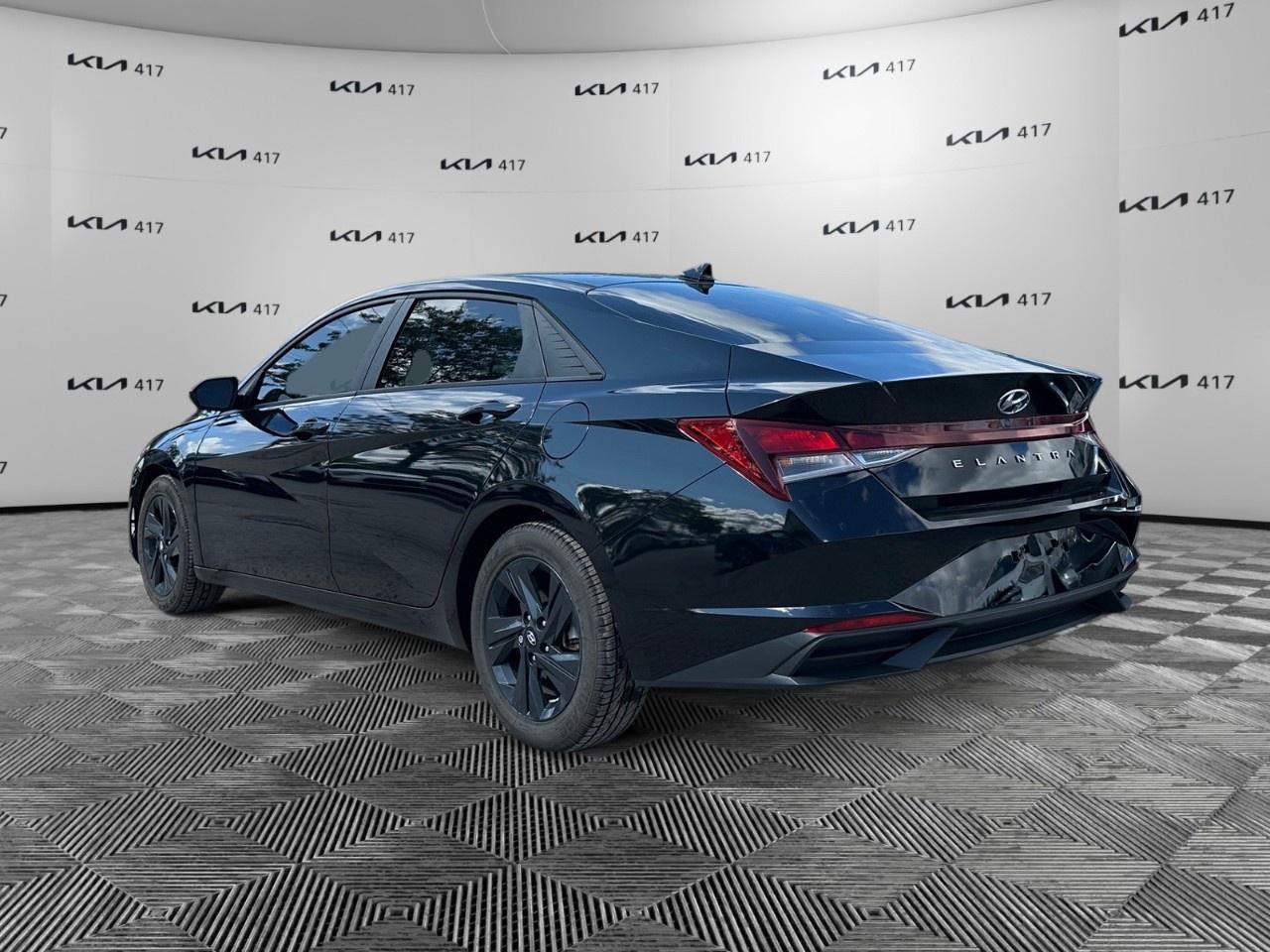 2023 Hyundai Elantra Preferred IVT w/Tech Pkg Photo2