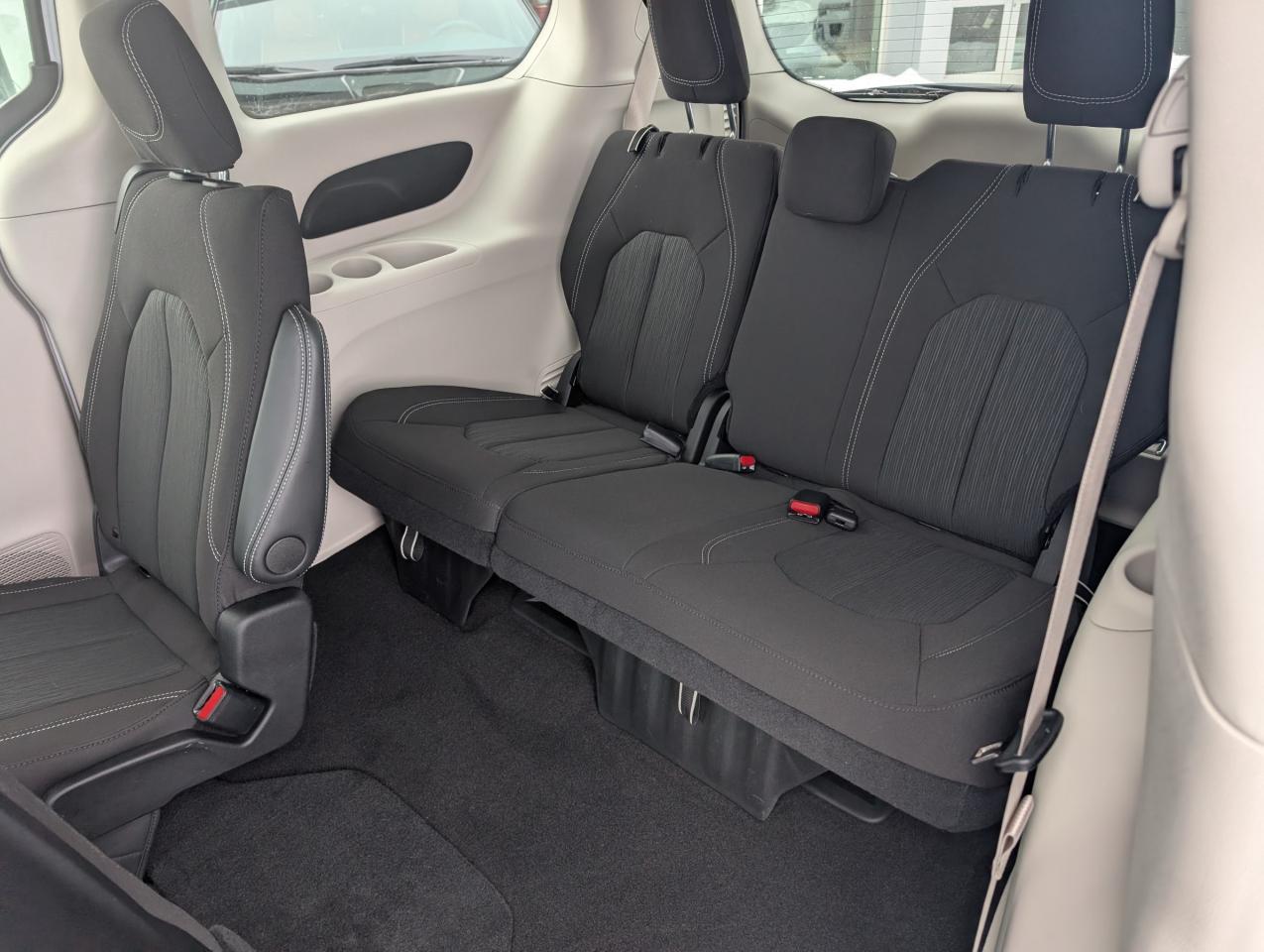 2024 Dodge Grand Caravan SXT Photo