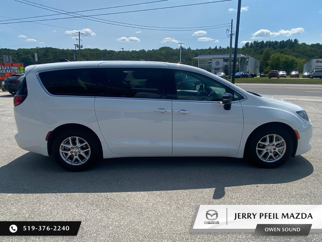 2024 Dodge Grand Caravan SXT 2WD Photo