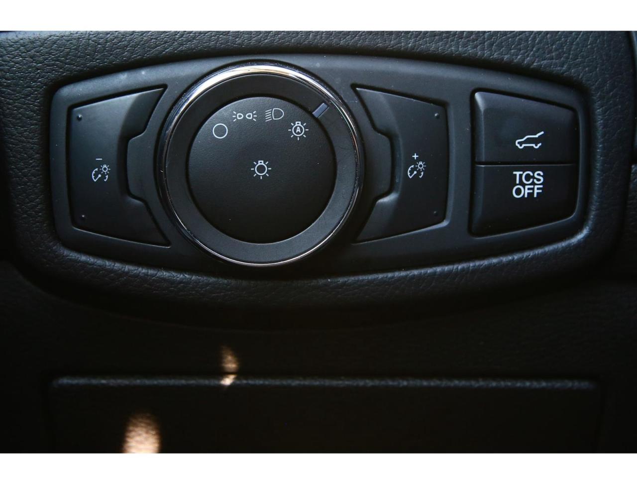 2023 Ford Edge SEL - AWD - Navigation - Leather Seats - Apple Car Play - Dual Zone Climate - Adaptive Cruise Photo