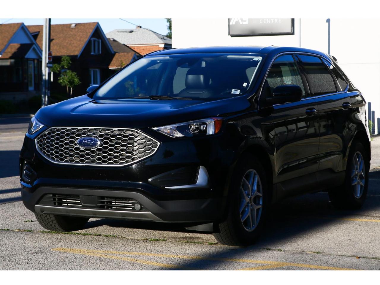 2023 Ford Edge SEL - AWD - Navigation - Leather Seats - Apple Car Play - Dual Zone Climate - Adaptive Cruise Photo