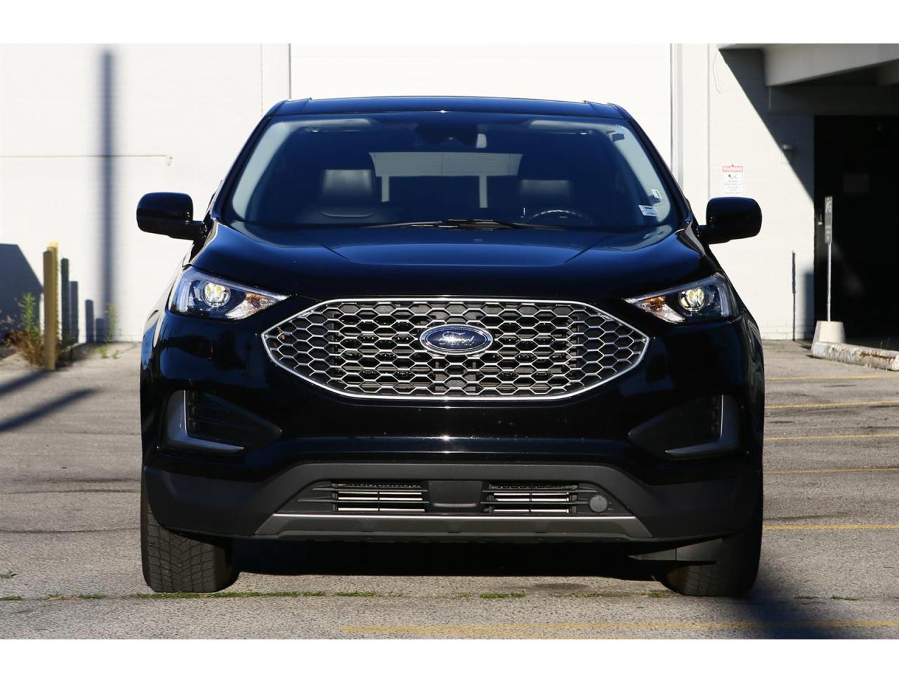 2023 Ford Edge SEL - AWD - Navigation - Leather Seats - Apple Car Play - Dual Zone Climate - Adaptive Cruise Photo