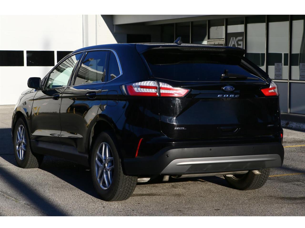 2023 Ford Edge SEL - AWD - Navigation - Leather Seats - Apple Car Play - Dual Zone Climate - Adaptive Cruise Photo