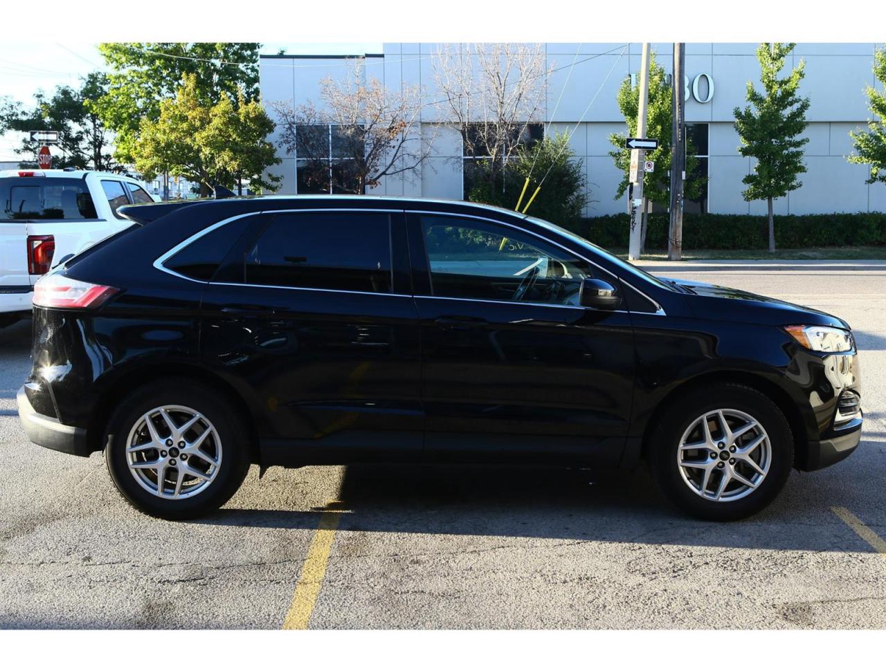 2023 Ford Edge SEL - AWD - Navigation - Leather Seats - Apple Car Play - Dual Zone Climate - Adaptive Cruise Photo