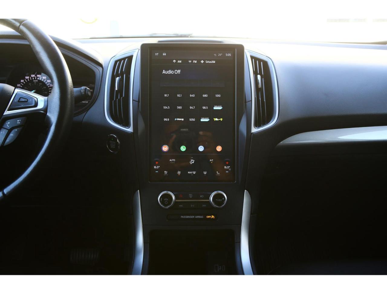 2023 Ford Edge SEL - AWD - Navigation - Leather Seats - Apple Car Play - Dual Zone Climate - Adaptive Cruise Photo