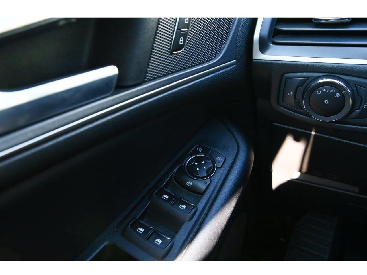 2023 Ford Edge SEL - AWD - Navigation - Leather Seats - Apple Car Play - Dual Zone Climate - Adaptive Cruise Photo