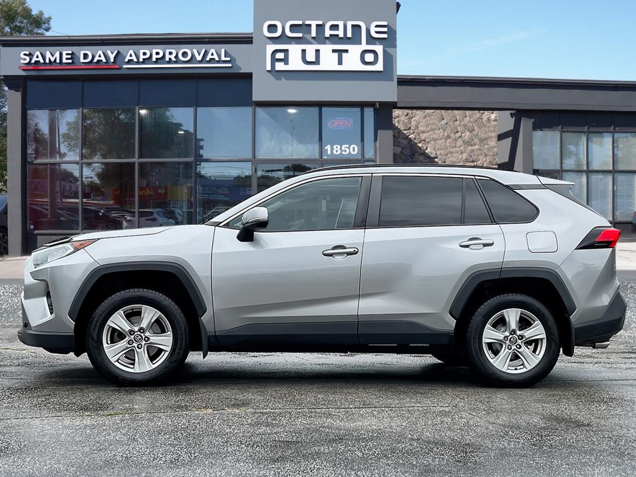 2020 Toyota RAV4 XLE AWD - Photo #3