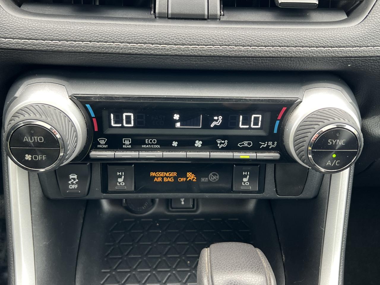 2020 Toyota RAV4 XLE AWD - Photo #19
